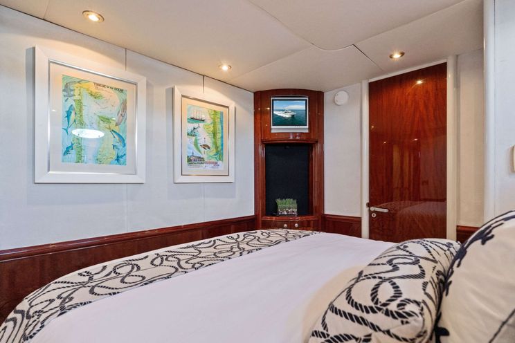Charter Yacht CORAGGIO - LAZZARA 80 - 3 Cabins - Fort Lauderdale - Miami - Bahamas
