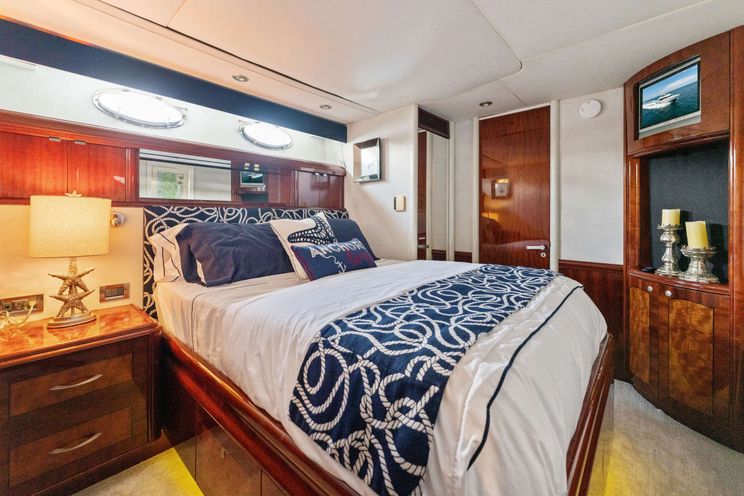 Charter Yacht CORAGGIO - LAZZARA 80 - 3 Cabins - Fort Lauderdale - Miami - Bahamas