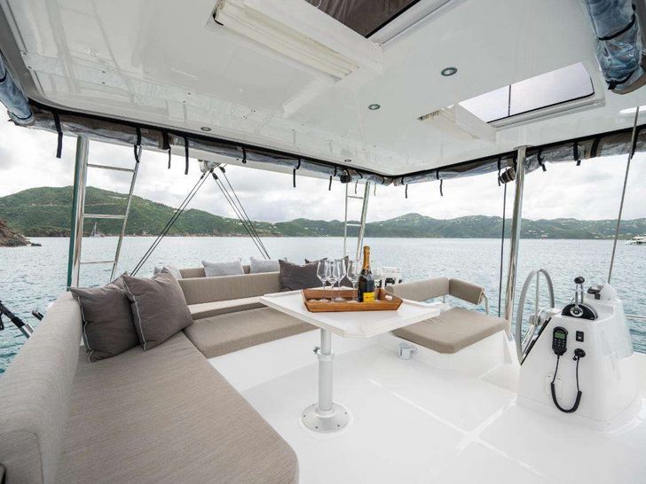 APRICITY Bali 4.6 - flybridge APRICITY Bali 4.6 - flybridge