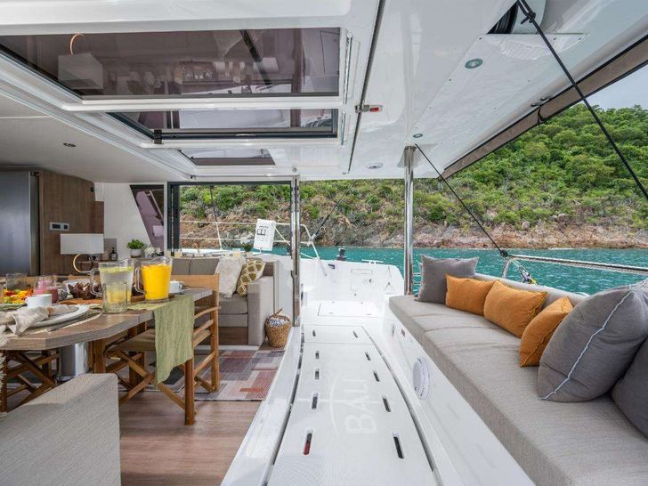 APRICITY Bali 4.6 - saloon and aft deck APRICITY Bali 4.6 - saloon and aft deck