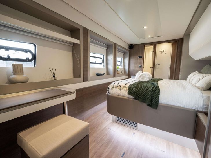 HIGH 5 Bali 5.4 - master cabin bed and working desk HIGH 5 Bali 5.4 - master cabin bed and working desk