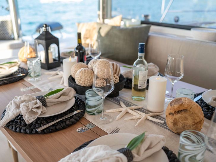 LOLA Bali 5.4 - alfresco dining set up LOLA Bali 5.4 - alfresco dining set up