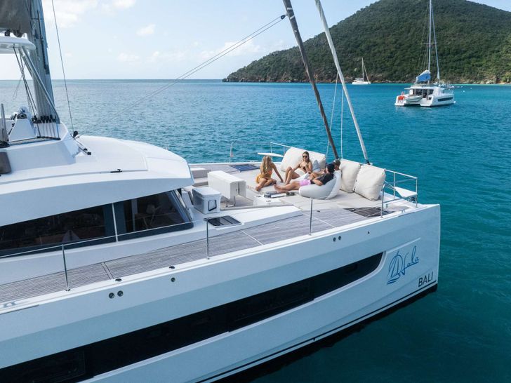 LOLA Bali 5.4 - bow view LOLA Bali 5.4 - bow view