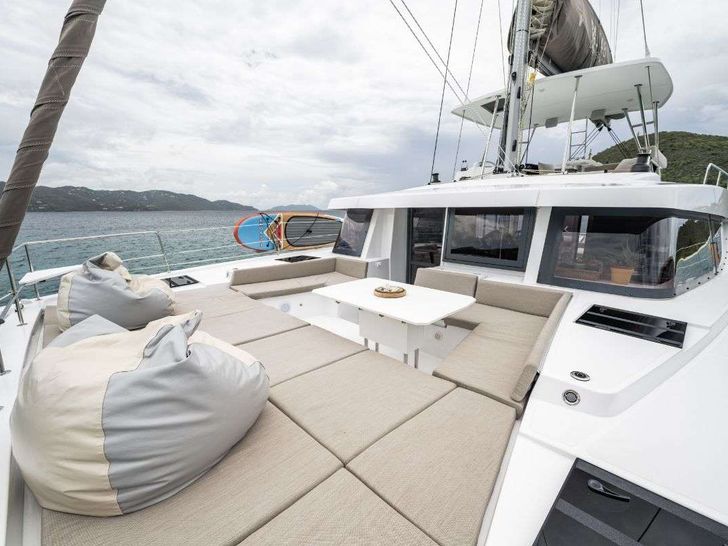 APHRODITE Bali 4.8 - bow APHRODITE Bali 4.8 - bow