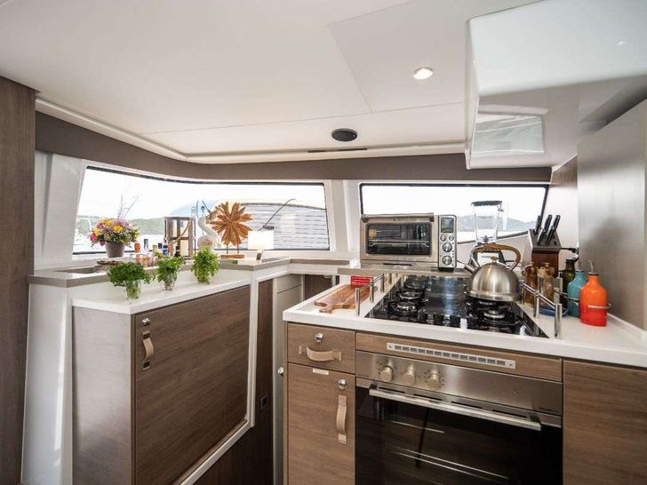 APHRODITE Bali 4.8 - galley APHRODITE Bali 4.8 - galley