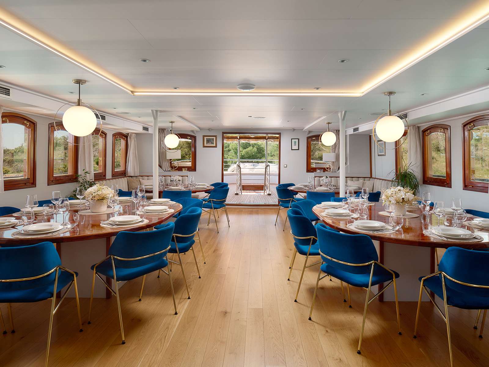 BELLEZZA Custom 52m - saloon