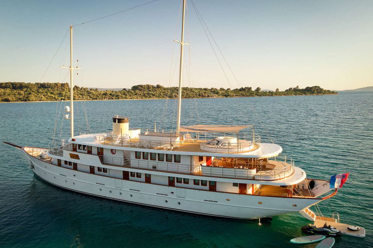 Charter Yacht BELLEZZA - Custom 52m - 18 Cabins - Split - Dubrovnik - Hvar - Croatia