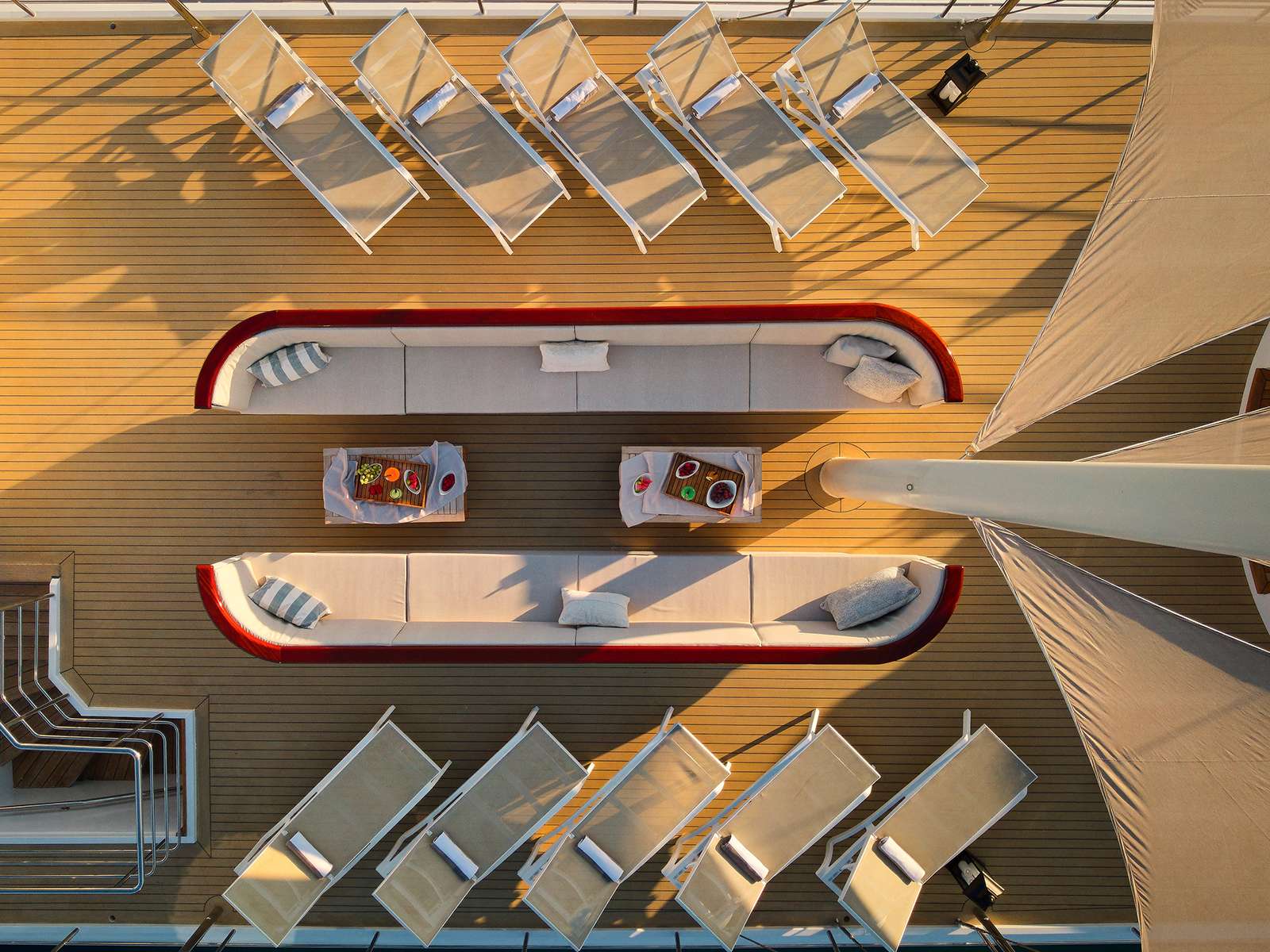 BELLEZZA Custom 52m - upper deck lounge top shot