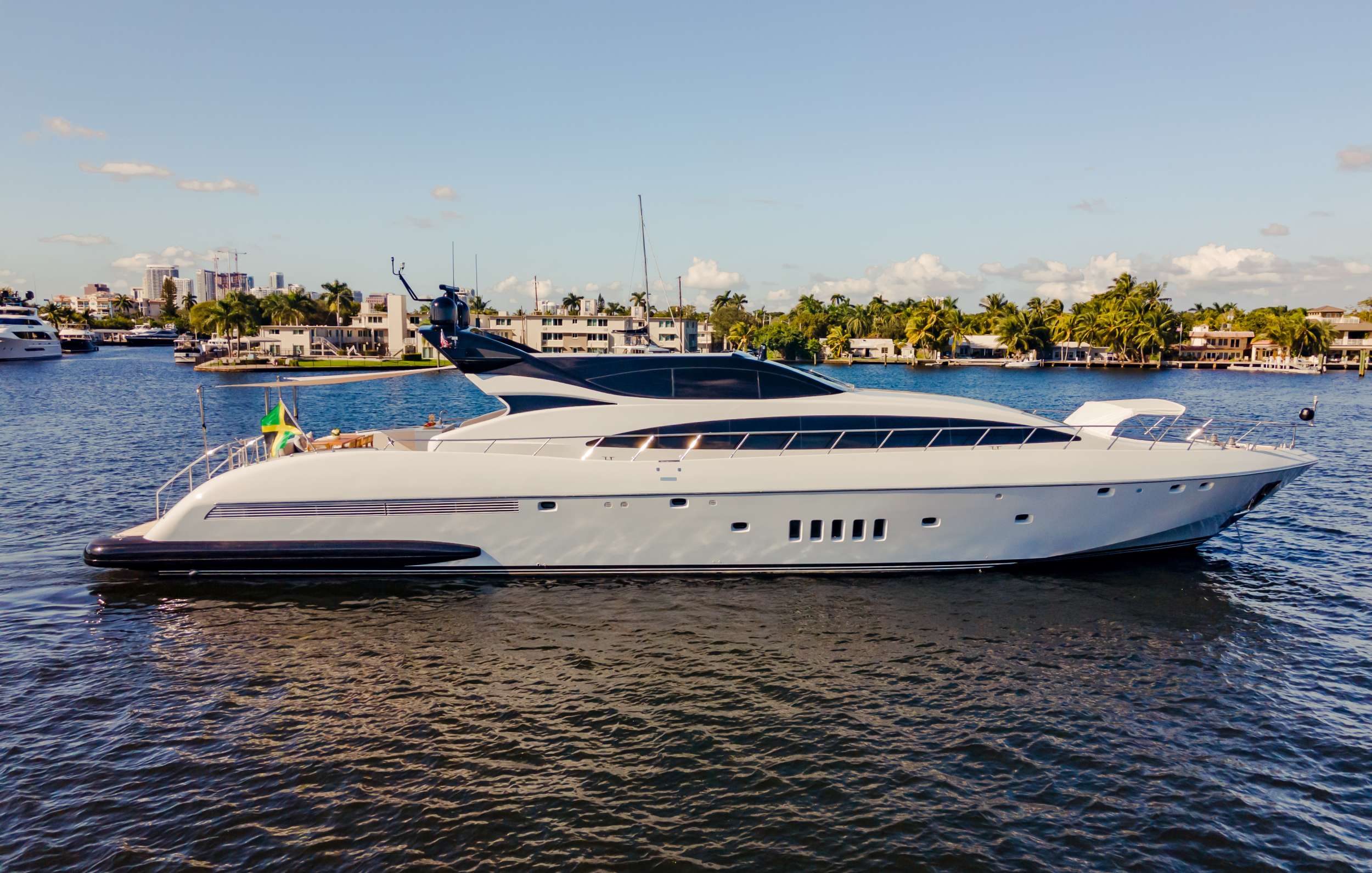 7 KNOTS - Mangusta 105 - 4 Cabins - Nassau - Exumas - Bahamas