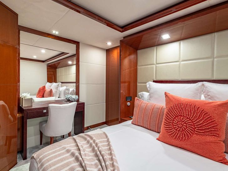 BEACHFRONT II - Princess UK 105,VIP cabin 3 BEACHFRONT II - Princess UK 105,VIP cabin 3