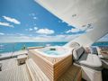 Flybridge with jacuzzi Flybridge with jacuzzi