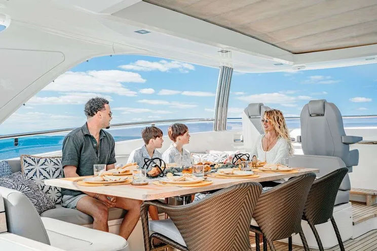 Charter Yacht BEACHFRONT II - Princess 105 - 5 Cabins - Nassau - Exumas - Bahamas