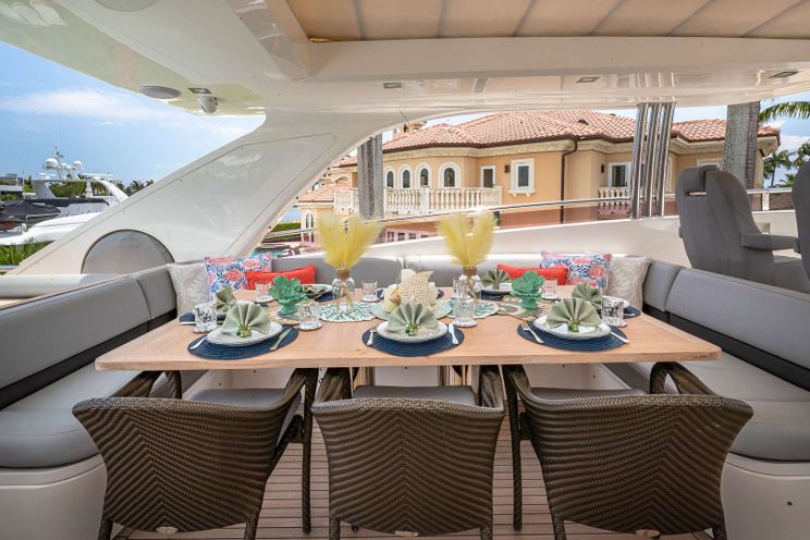 Charter Yacht BEACHFRONT II - Princess 105 - 5 Cabins - Nassau - Exumas - Bahamas