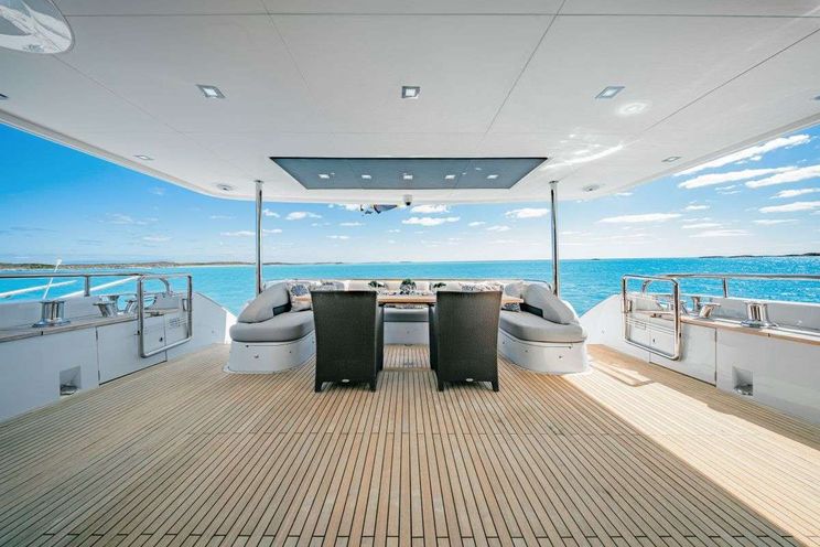 Charter Yacht BEACHFRONT II - Princess 105 - 5 Cabins - Nassau - Exumas - Bahamas