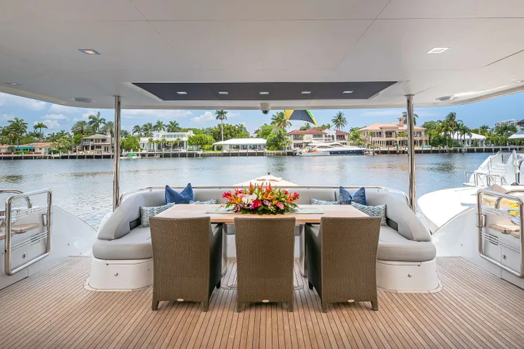 Charter Yacht BEACHFRONT II - Princess 105 - 5 Cabins - Nassau - Exumas - Bahamas