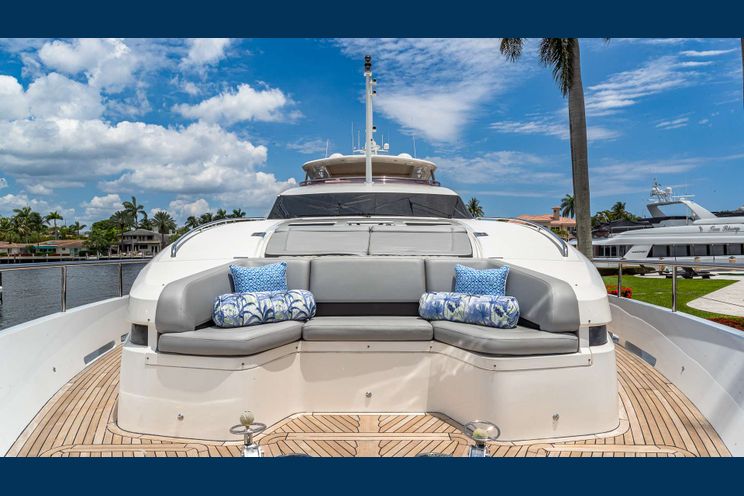 Charter Yacht BEACHFRONT II - Princess 105 - 5 Cabins - Nassau - Exumas - Bahamas