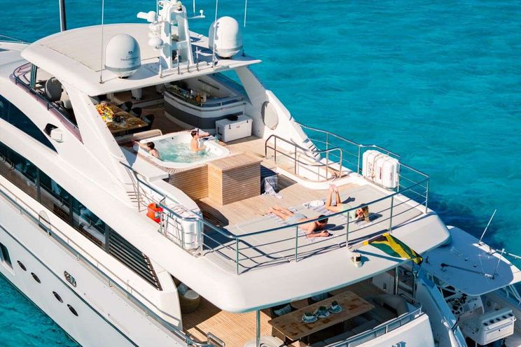 Charter Yacht BEACHFRONT II - Princess 105 - 5 Cabins - Nassau - Exumas - Bahamas