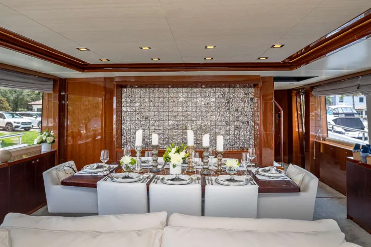 Charter Yacht BEACHFRONT II - Princess 105 - 5 Cabins - Nassau - Exumas - Bahamas