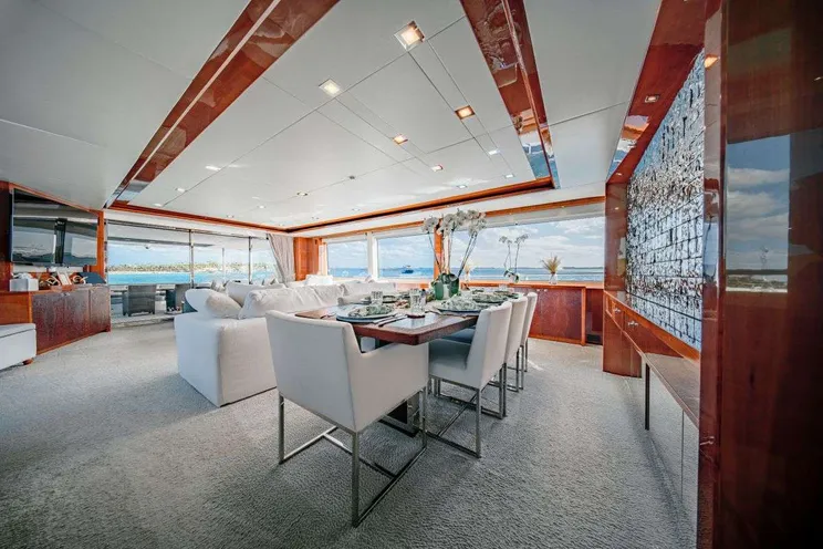 Charter Yacht BEACHFRONT II - Princess 105 - 5 Cabins - Nassau - Exumas - Bahamas