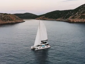NAVYA - Lagoon 51 - 5 Cabins - Athens - Mykonos - Paros - Cyclades - Greece NAVYA - Lagoon 51 - 5 Cabins - Athens - Mykonos - Paros - Cyclades - Greece