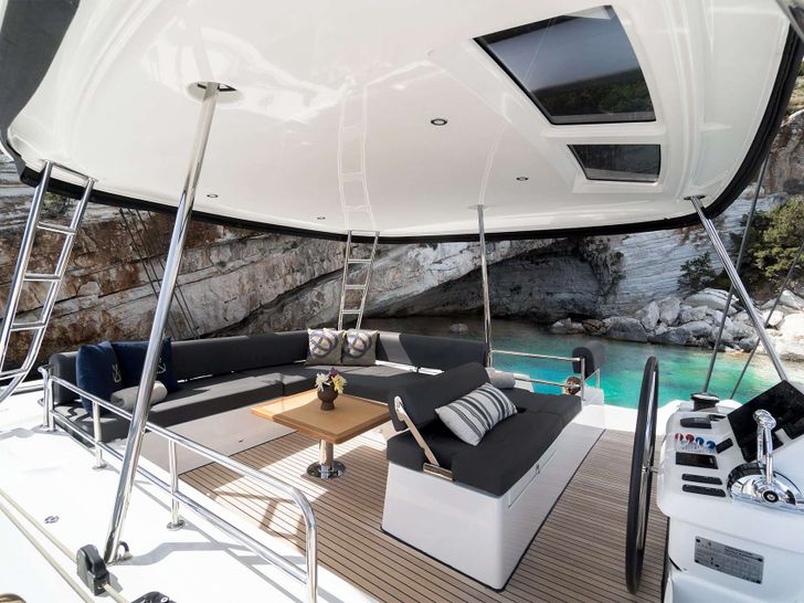 NAVYA Lagoon 51 - flybridge NAVYA Lagoon 51 - flybridge