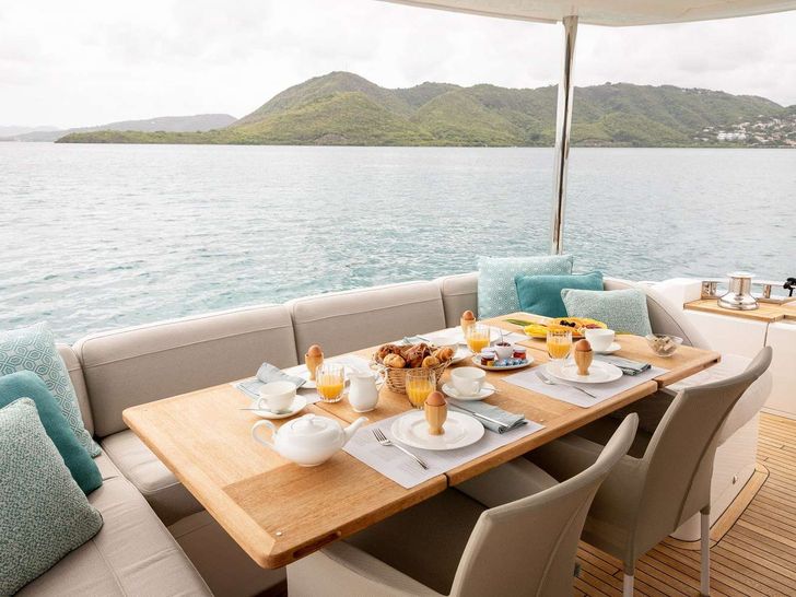 SORANA II Princess UK 81 - aft alfresco dining area SORANA II Princess UK 81 - aft alfresco dining area