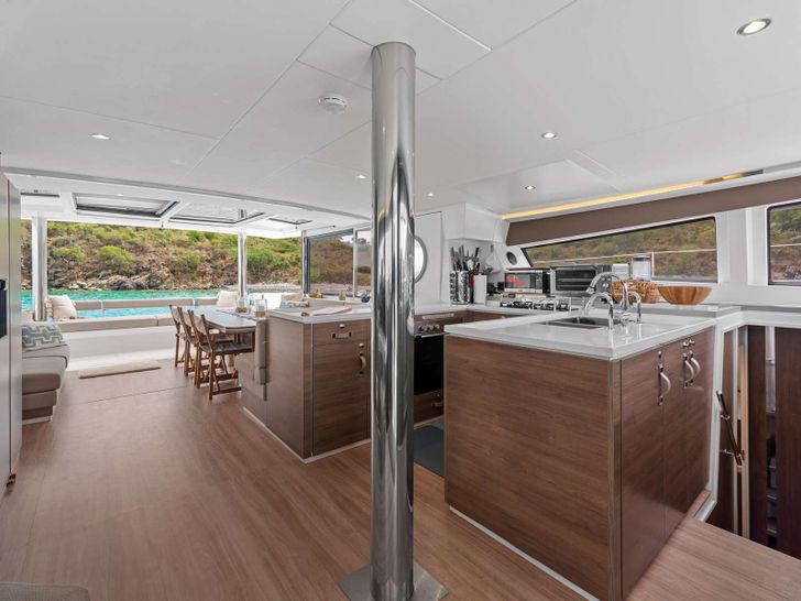 DANTE Bali 5.4 - galley DANTE Bali 5.4 - galley