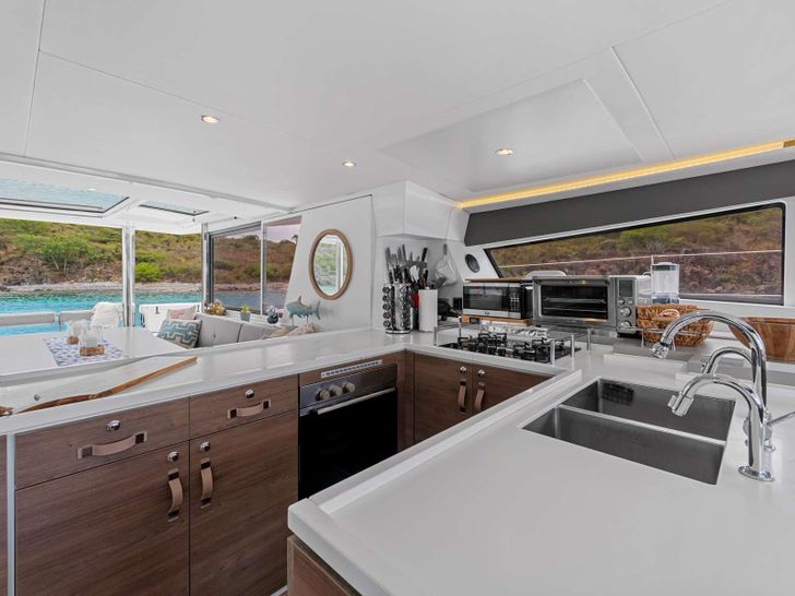 DANTE Bali 5.4 - galley close up DANTE Bali 5.4 - galley close up