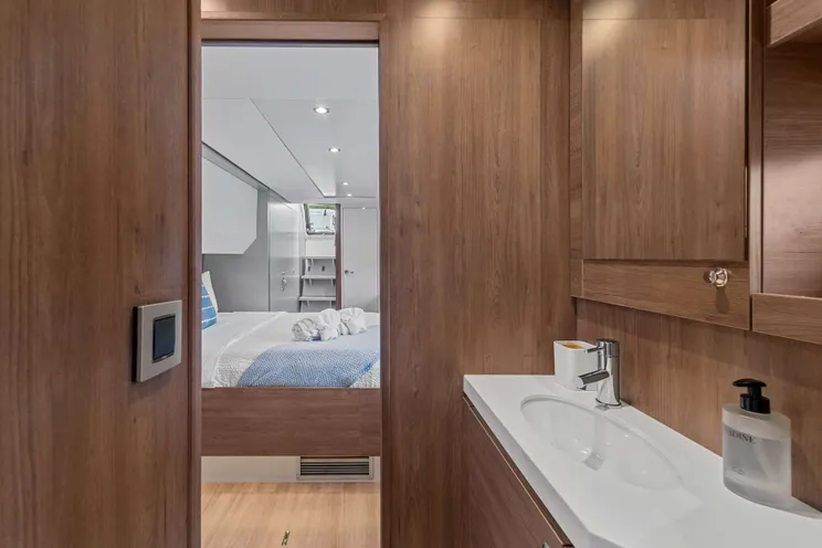 Charter Yacht DANTE - Bali 5.4 - 4 Cabins - Tortola - Anegada - Virgin Gorda - BVI - Caribbean