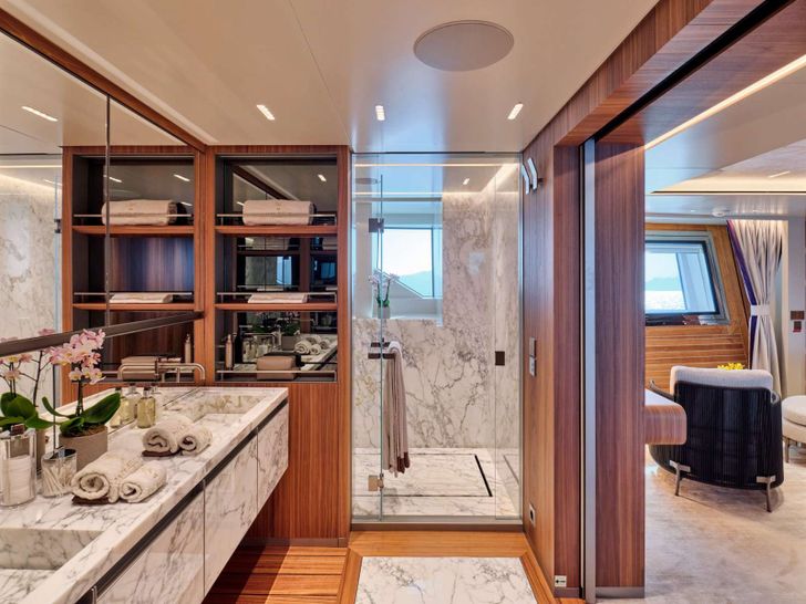 PARA BELLUM - San Lorenzo 47 m,master cabin bathroom