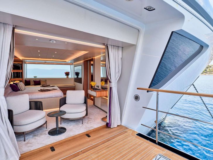 PARA BELLUM - San Lorenzo 47 m,master cabin balcony PARA BELLUM - San Lorenzo 47 m,master cabin balcony