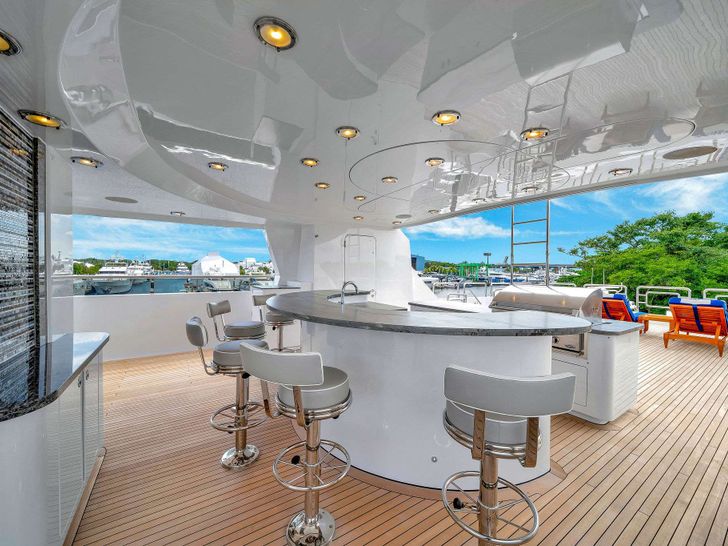 VALHALLA - Northern Marine 151,sun deck bar VALHALLA - Northern Marine 151,sun deck bar