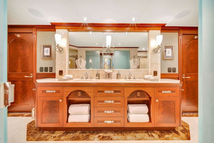 Charter Yacht VALHALLA - Northern Marine 151 - 5 Cabins - Fort Lauderdale - Nassau - Exumas - Bahamas