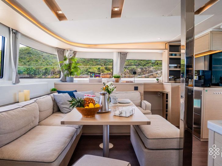 INFINITY Lagoon 46 - saloon seating and dining INFINITY Lagoon 46 - saloon seating and dining