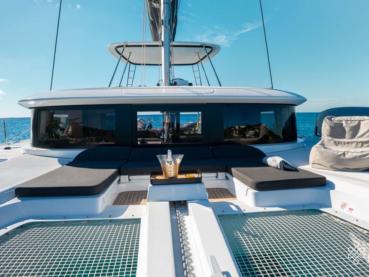 INFINITY Lagoon 46 - foredeck wide shot INFINITY Lagoon 46 - foredeck wide shot