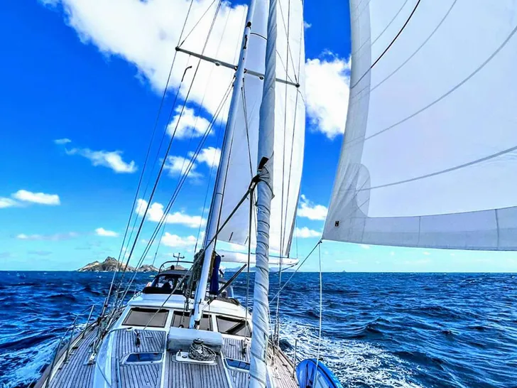 ELVIS MAGIC Oyster Marine 66 - under the sail ELVIS MAGIC Oyster Marine 66 - under the sail