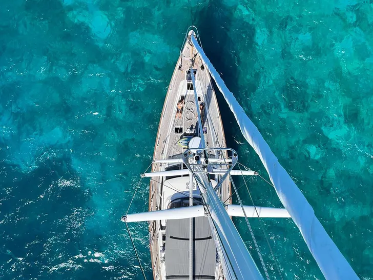 ELVIS MAGIC Oyster Marine 66 - top foredeck shot ELVIS MAGIC Oyster Marine 66 - top foredeck shot