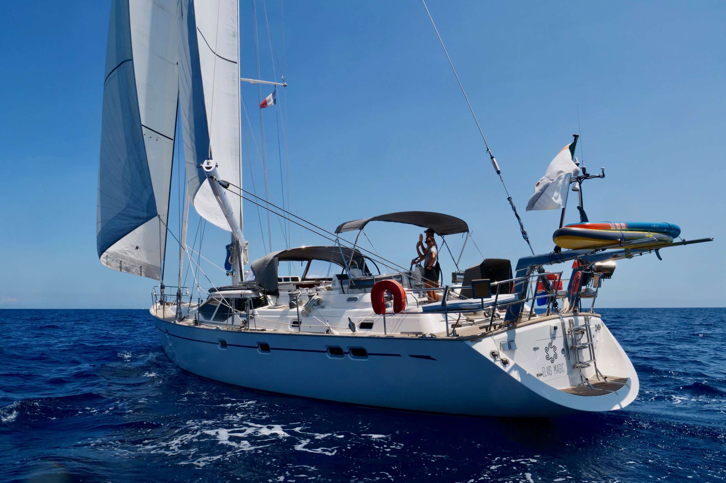 Charter Yacht ELVIS MAGIC - Oyster Marine 66 - 3 Cabins - Tahiti - French Polynesia - South Pacific
