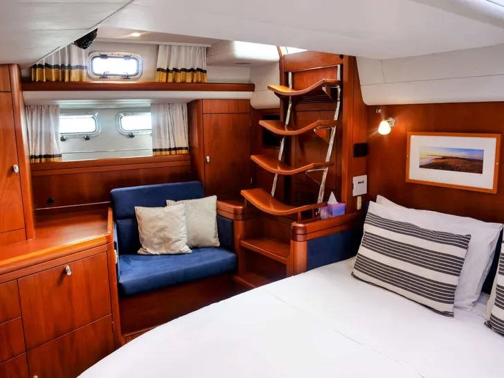 ELVIS MAGIC Oyster Marine 66 - master cabin side seating ELVIS MAGIC Oyster Marine 66 - master cabin side seating