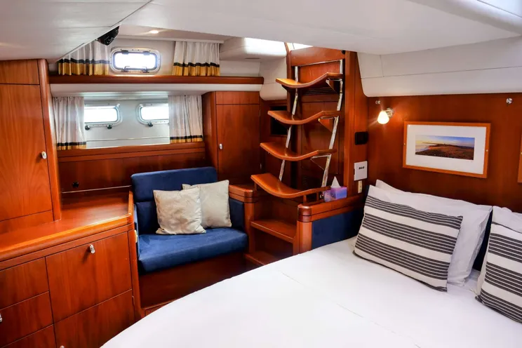 Charter Yacht ELVIS MAGIC - Oyster Marine 66 - 3 Cabins - Tahiti - French Polynesia - South Pacific