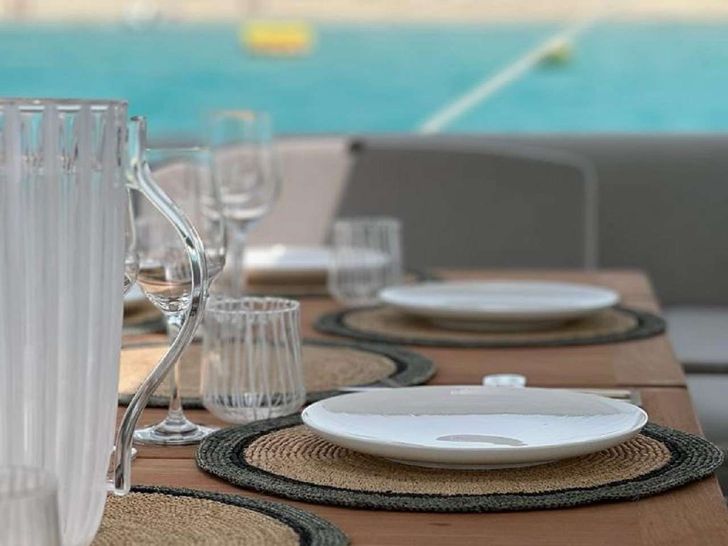 REVE BLEU Lagoon Sixty 5 - formal dining REVE BLEU Lagoon Sixty 5 - formal dining