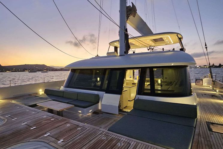 Charter Yacht ENTRE4 - Sunreef 80 - 4 Cabins - St Vincent - The Grenadines - Windwards - Caribbean