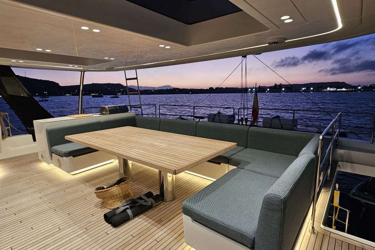 Charter Yacht ENTRE4 - Sunreef 80 - 4 Cabins - St Vincent - The Grenadines - Windwards - Caribbean