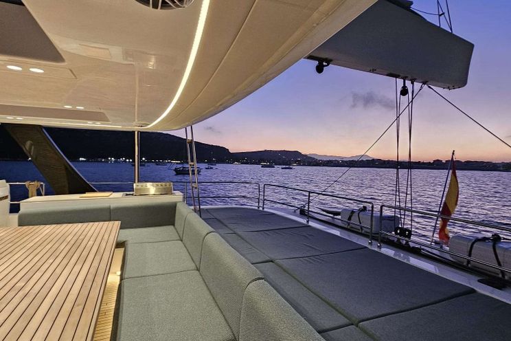 Charter Yacht ENTRE4 - Sunreef 80 - 4 Cabins - St Vincent - The Grenadines - Windwards - Caribbean