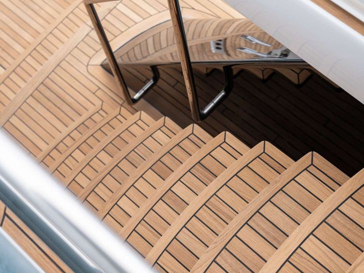 ENTRE4 Sunreef 80 - staircase to the flybridge ENTRE4 Sunreef 80 - staircase to the flybridge
