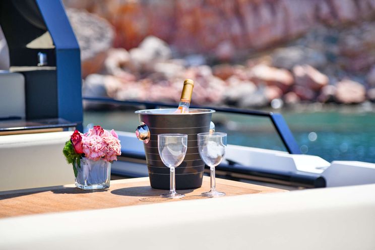 Charter Yacht BIG BALLOON - Seanfinity T5 - 2 Cabins - Athens - Mykonos - Paros - Cyclades - Greece