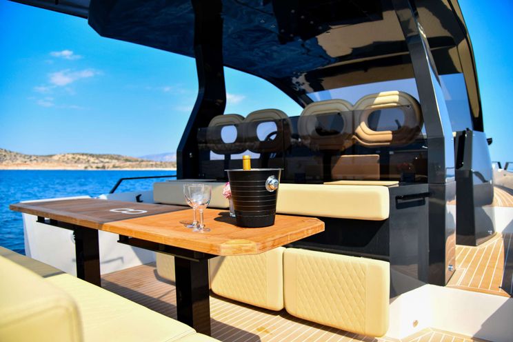 Charter Yacht BIG BALLOON - Seanfinity T5 - 2 Cabins - Athens - Mykonos - Paros - Cyclades - Greece