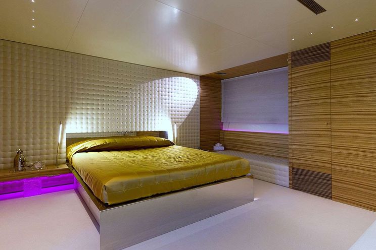 Charter Yacht MABROUK - Cantieri di Pisa Akhir 38 - 5 Cabins - Athens - Mykonos - Paros - Cyclades - Greece