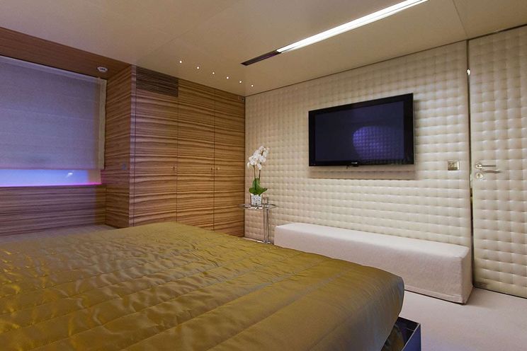 Charter Yacht MABROUK - Cantieri di Pisa Akhir 38 - 5 Cabins - Athens - Mykonos - Paros - Cyclades - Greece