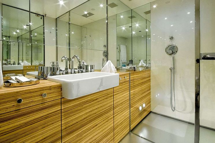 Charter Yacht MABROUK - Cantieri di Pisa Akhir 38 - 5 Cabins - Athens - Mykonos - Paros - Cyclades - Greece